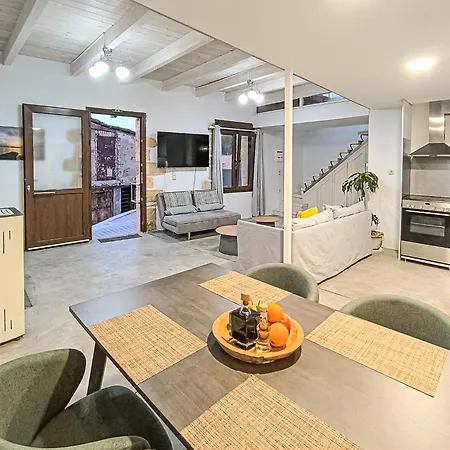Casa vacanze Charming Old Tannery House With Spacious Veranda And Stunning Sea View! *