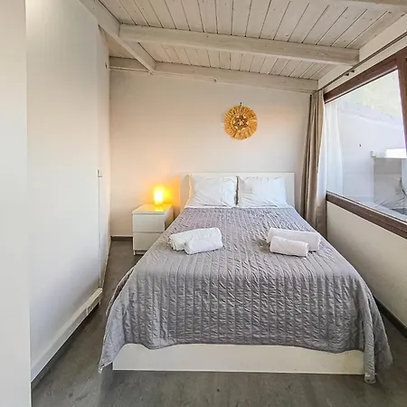 Charming Old Tannery House With Spacious Veranda And Stunning Sea View! La Canea